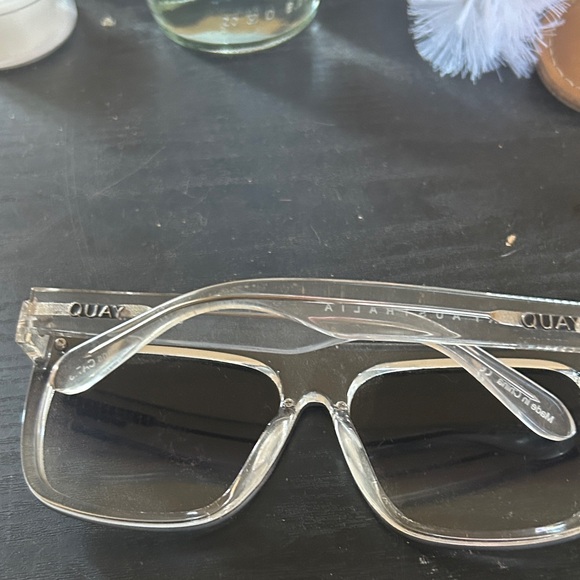 Quay Australia Black and Purple Gradient Sunglasses - Picture 4 of 4